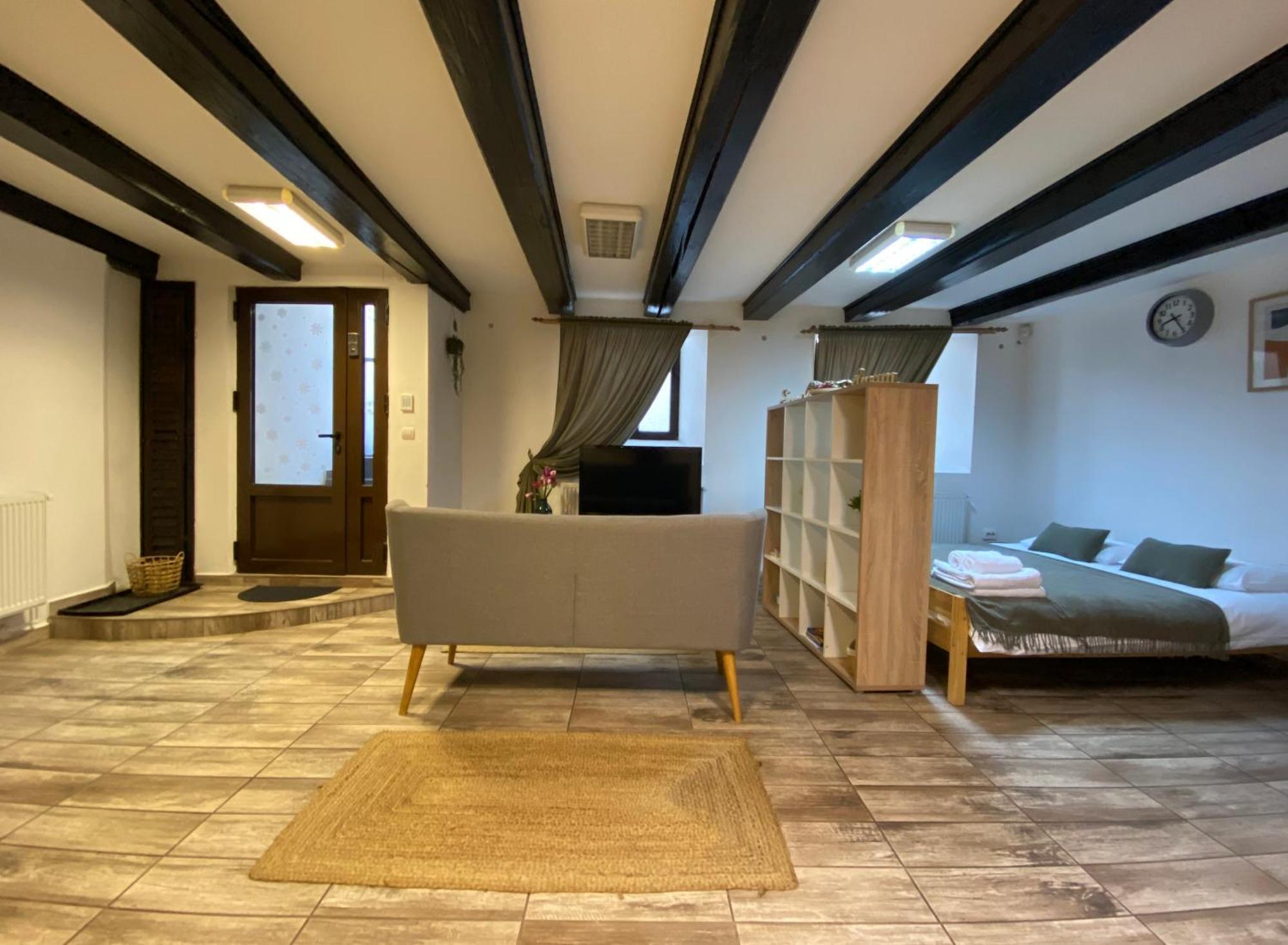 Piata Sfatului Brassai Plus - Annastasia'S Studio Μπρασόβ Εξωτερικό φωτογραφία